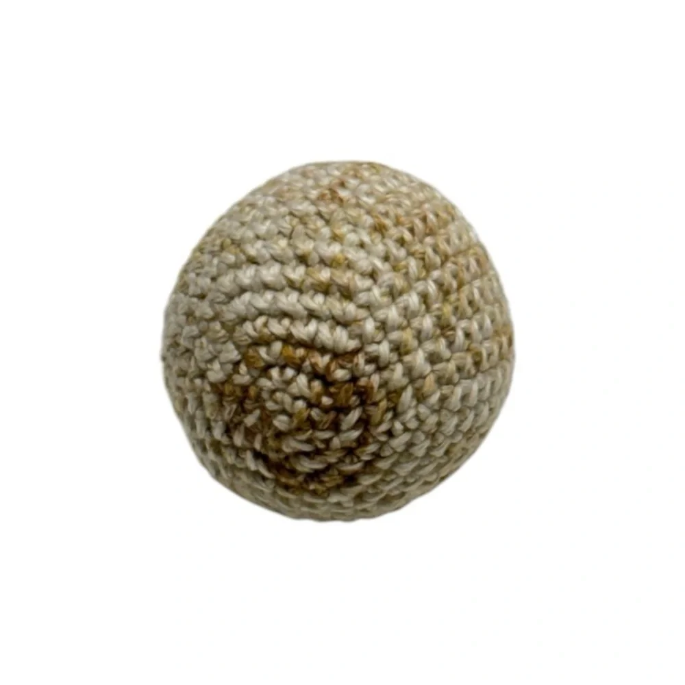 100% handmade crochet ball toy for cats with catnip inside! 100% cotton yarn toy